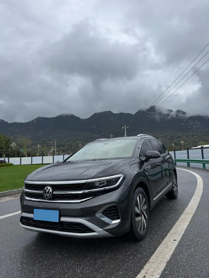 2021 Volkswagen Talagon 2.0T 220HP L4 7DCT