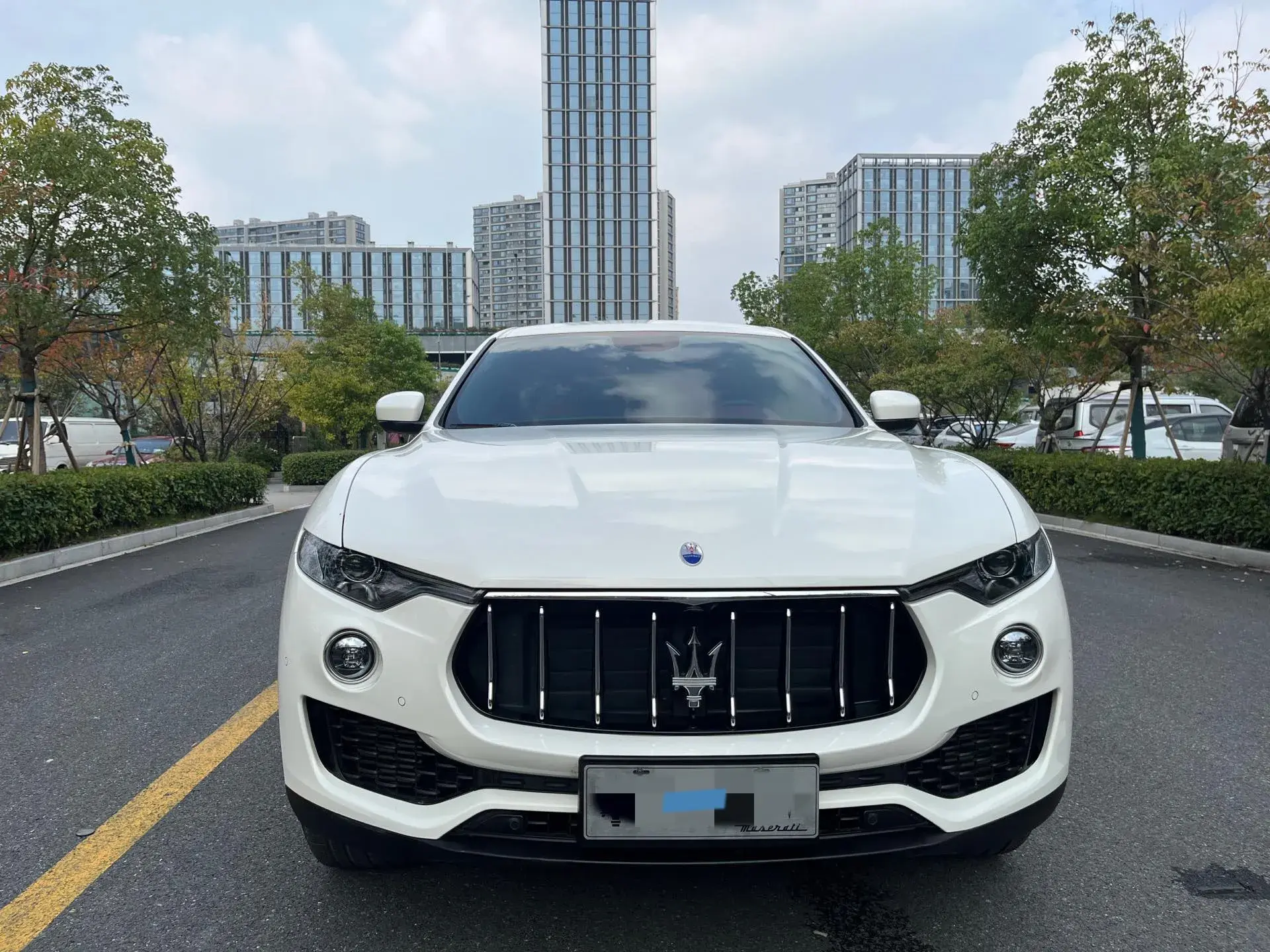 2019 MASERATI LEVANTE thumbnail 2