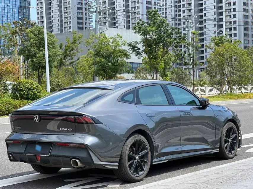 2022 ChangAn UNI-V 1.5T 188HP L4 7DCT,autocango,china used car exporter,china ev exporter,chinese used car exporter,chinese used ev exporter