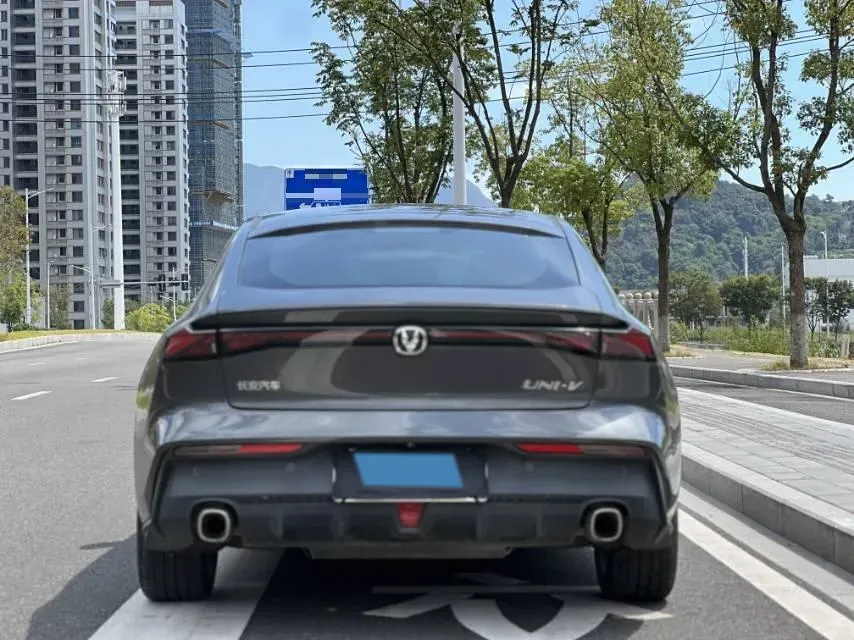 2022 ChangAn UNI-V 1.5T 188HP L4 7DCT,autocango,china used car exporter,china ev exporter,chinese used car exporter,chinese used ev exporter