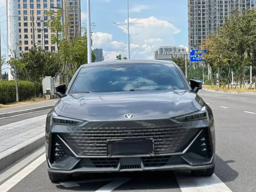 2022 ChangAn UNI-V 1.5T 188HP L4 7DCT,autocango,china used car exporter,china ev exporter,chinese used car exporter,chinese used ev exporter