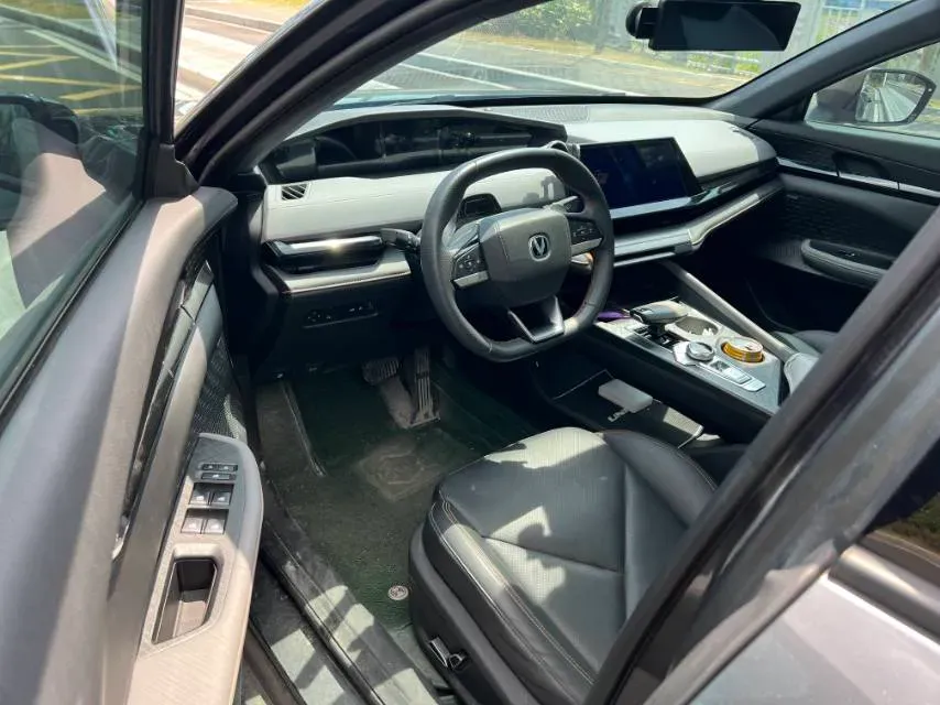 2022 ChangAn UNI-V 1.5T 188HP L4 7DCT,autocango,china used car exporter,china ev exporter,chinese used car exporter,chinese used ev exporter