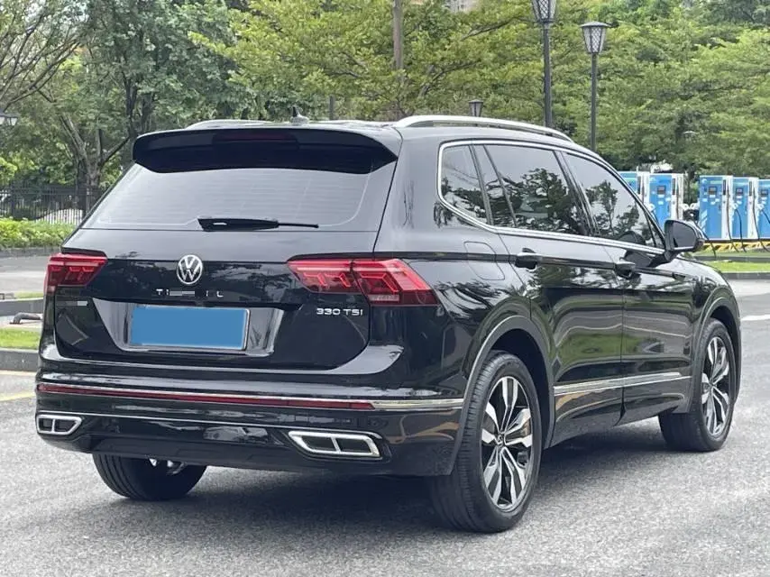 2024 VOLKSWAGEN TIGUAN thumbnail 4