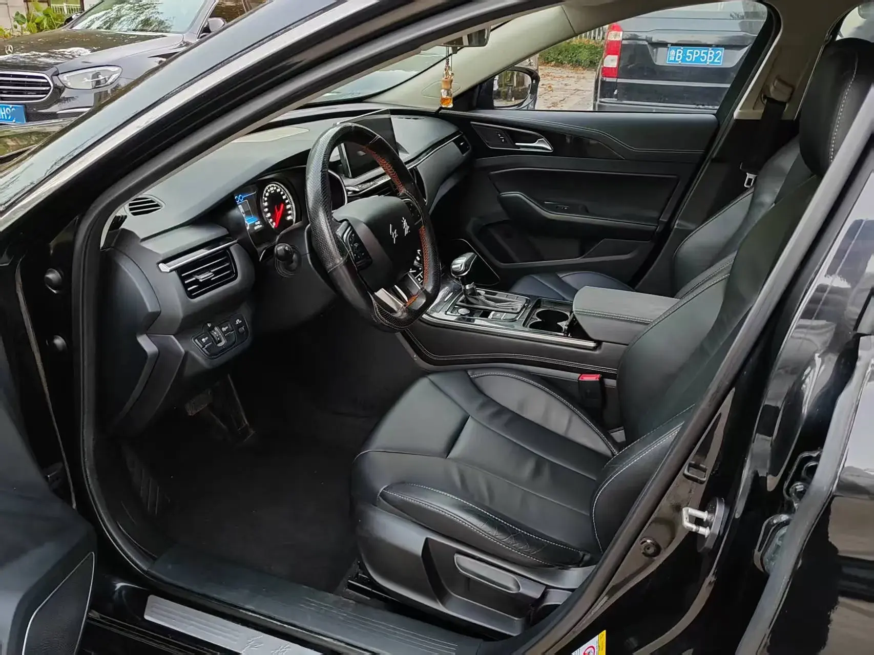 2018 HONGQI H5 thumbnail 4