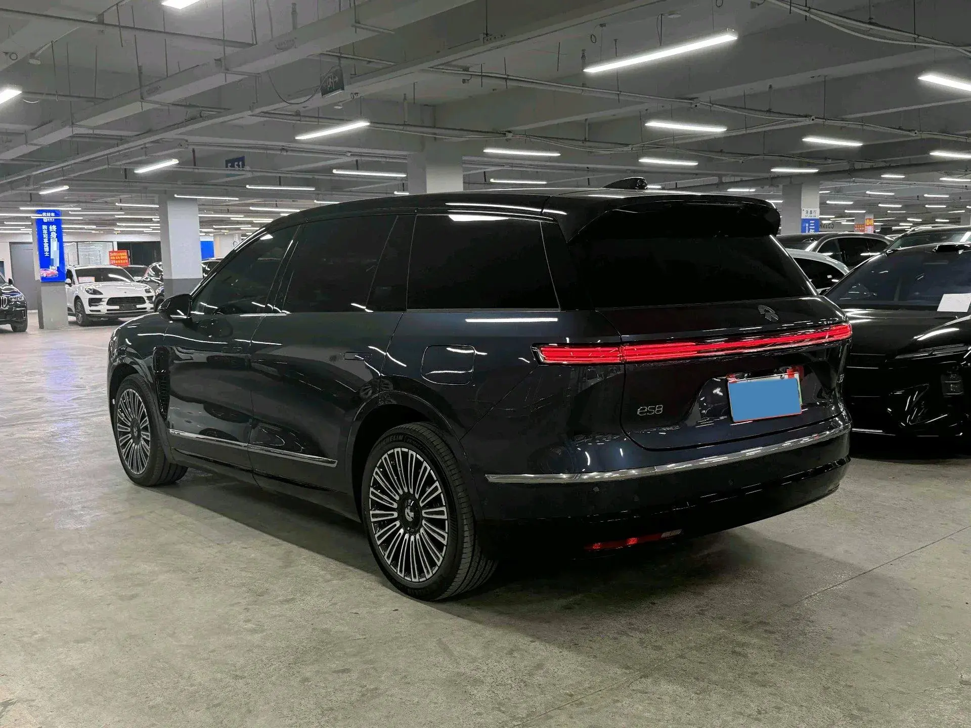 2023 NIO ES8 thumbnail 2