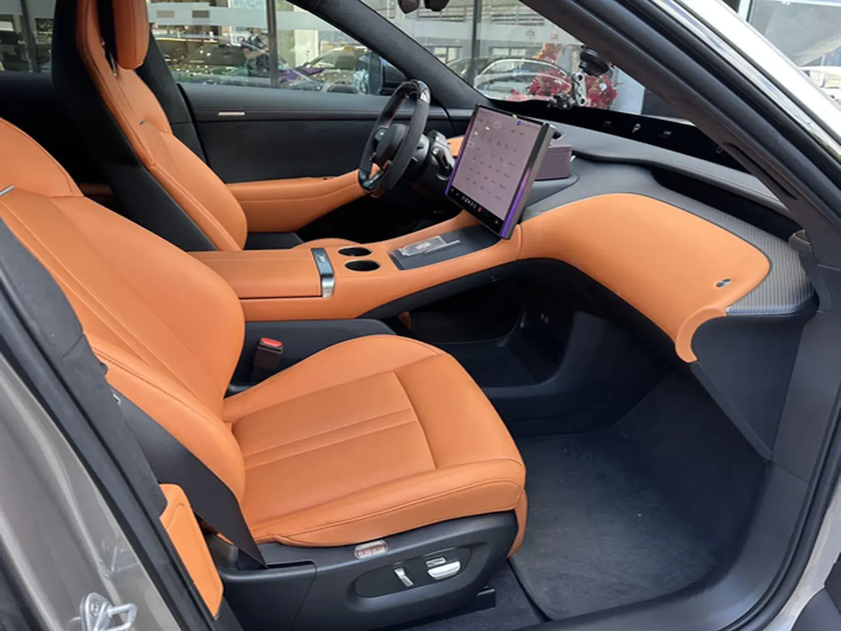 2025 MI YU7 thumbnail 4