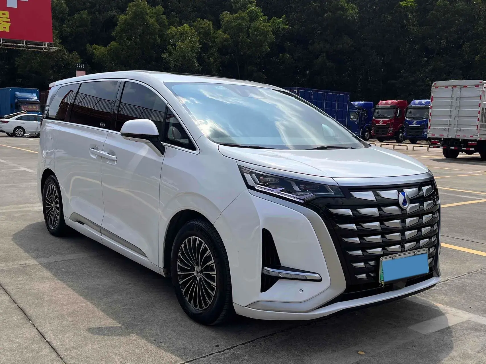 2022 DENZA D9 thumbnail 3