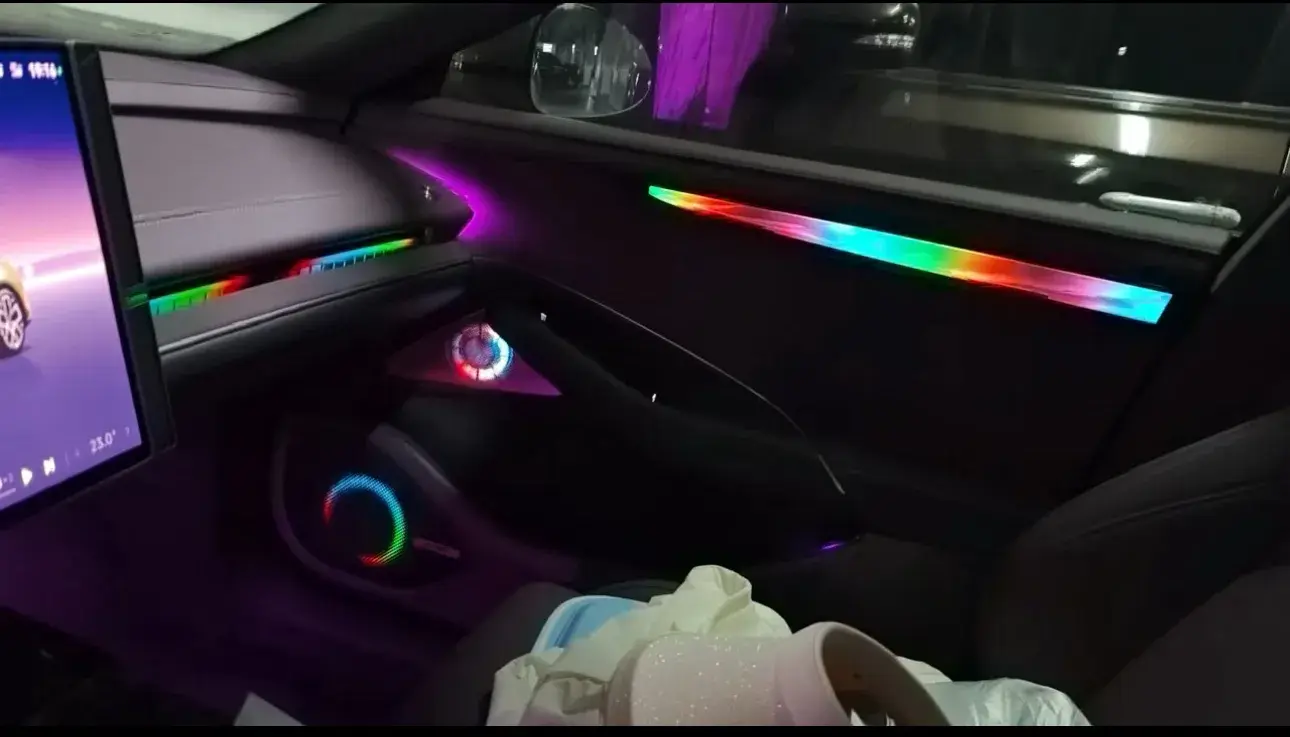 2024 MI SU7 thumbnail 3