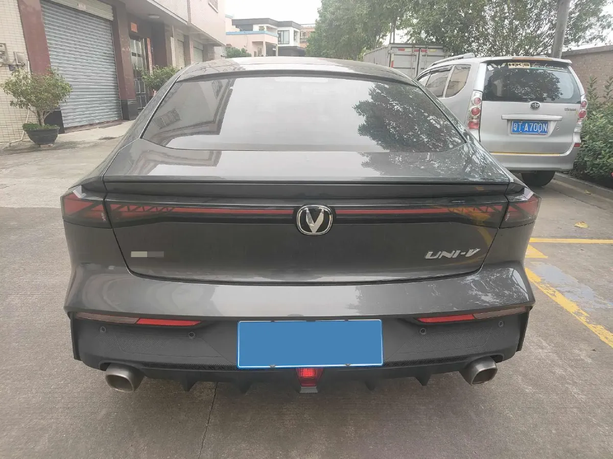 2022 ChangAn UNI-V 1.5T 188HP L4 7DCT,autocango,china used car exporter,china ev exporter,chinese used car exporter,chinese used ev exporter