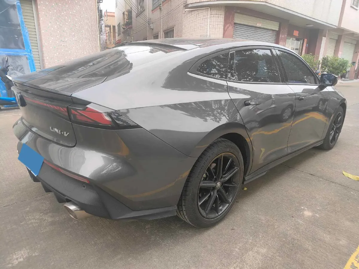 2022 ChangAn UNI-V 1.5T 188HP L4 7DCT,autocango,china used car exporter,china ev exporter,chinese used car exporter,chinese used ev exporter