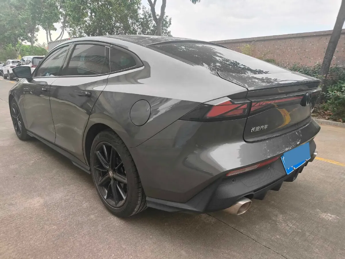 2022 ChangAn UNI-V 1.5T 188HP L4 7DCT,autocango,china used car exporter,china ev exporter,chinese used car exporter,chinese used ev exporter