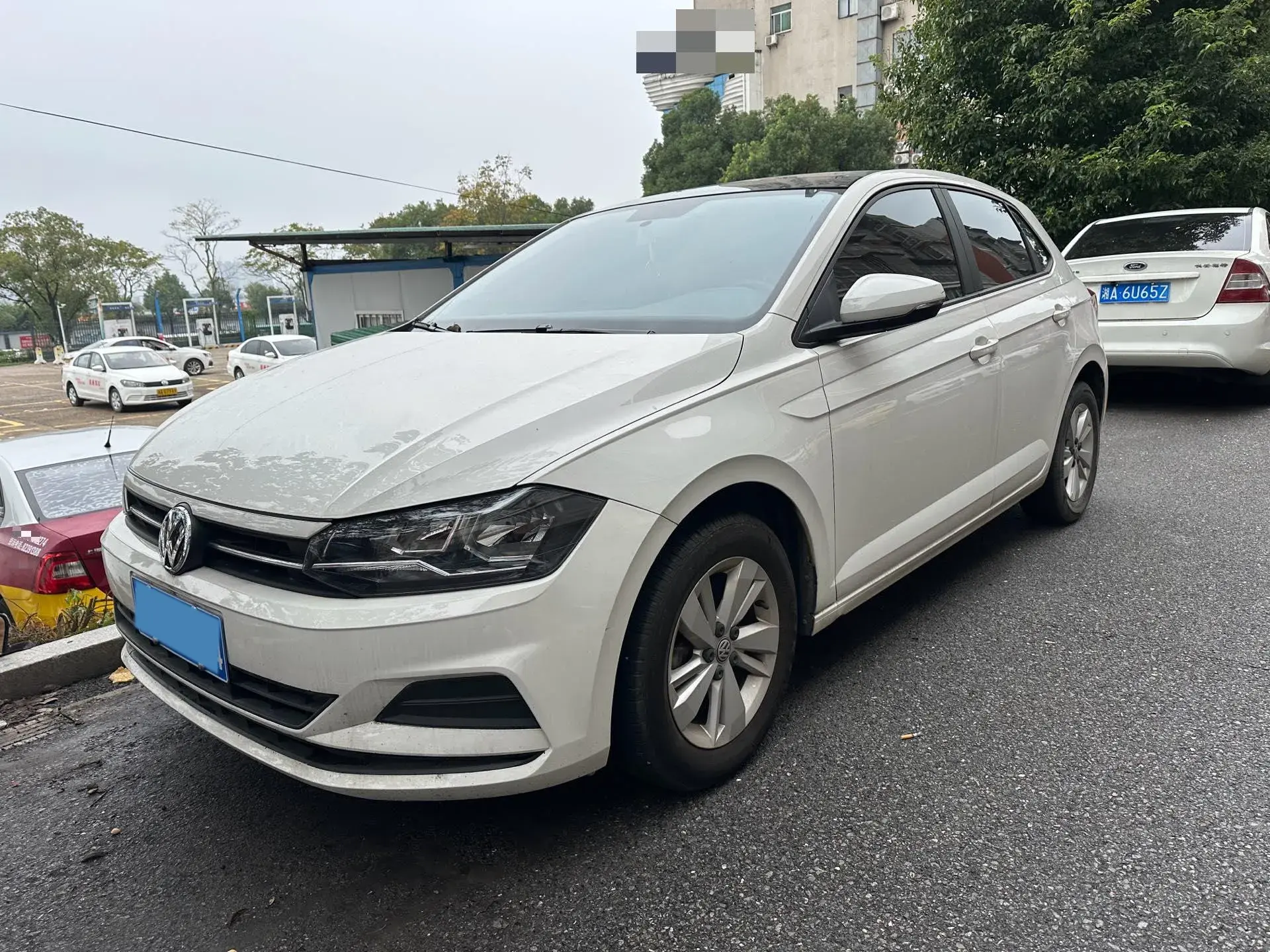 2019 VOLKSWAGEN POLO view 1