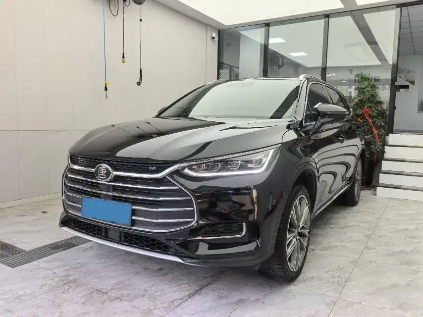 2019 BYD TANG view 1