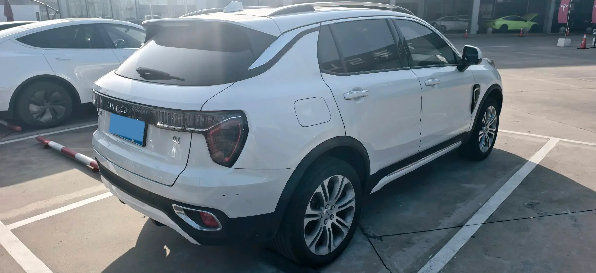2019 LYNK&CO 01 thumbnail 2