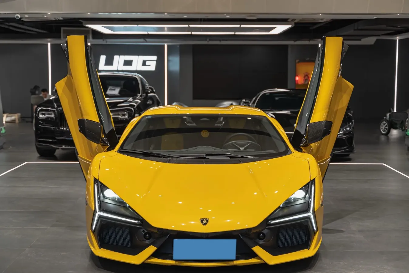 2023 Lamborghini Revuelto 6.5L 826HP V12 8DCT PHEV 3.8KWH,autocango,china used car exporter,china ev exporter,chinese used car exporter,chinese used ev exporter