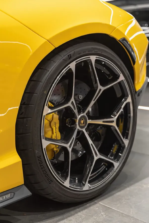 2023 Lamborghini Revuelto 6.5L 826HP V12 8DCT PHEV 3.8KWH,autocango,china used car exporter,china ev exporter,chinese used car exporter,chinese used ev exporter