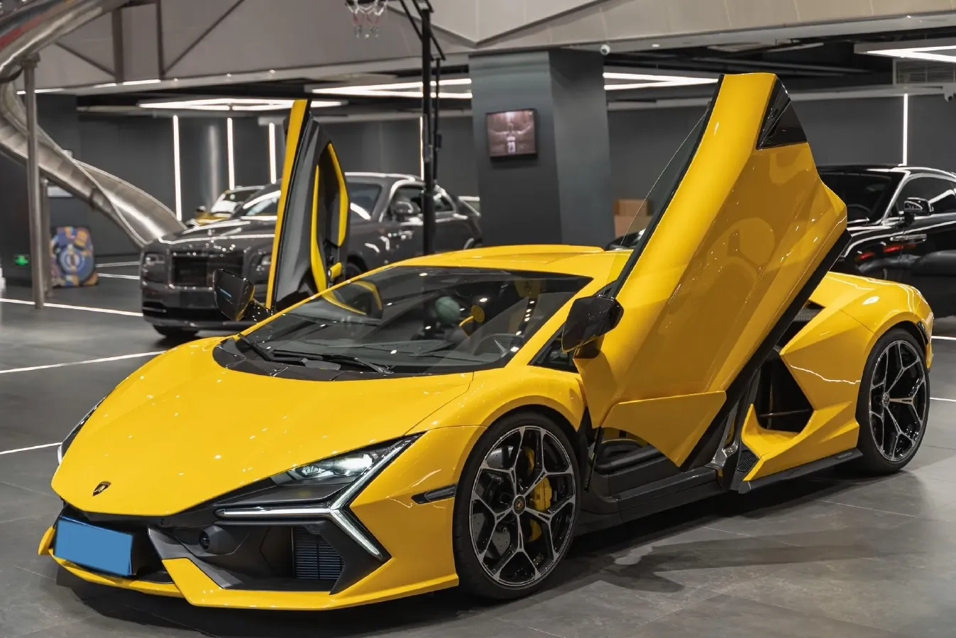 2023 Lamborghini Revuelto 6.5L 826HP V12 8DCT PHEV 3.8KWH,autocango,china used car exporter,china ev exporter,chinese used car exporter,chinese used ev exporter