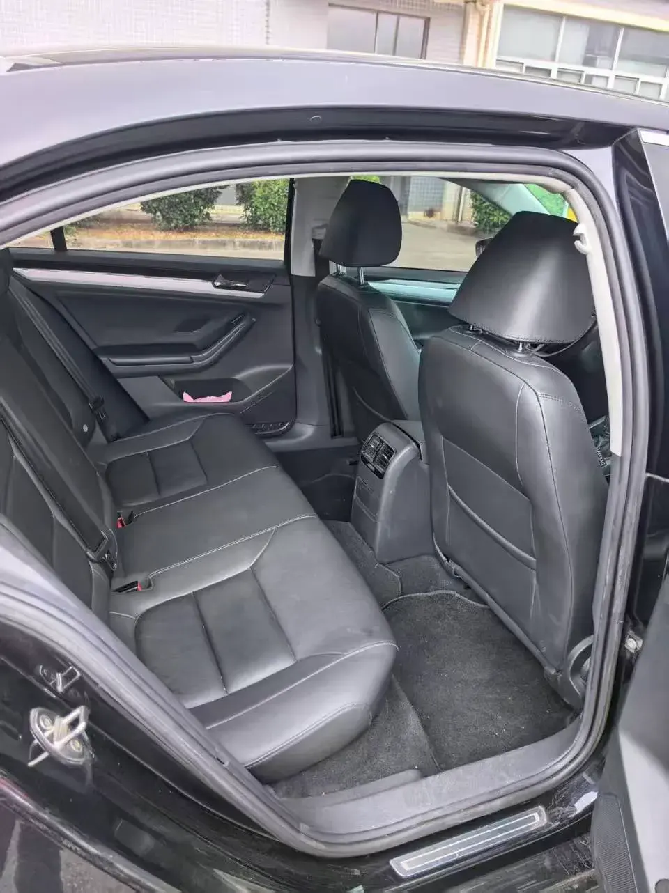 2018 VOLKSWAGEN SAGITAR thumbnail 3