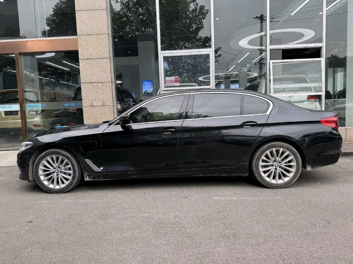 2020 BMW 5 Series 2.0T 184HP L4 8AT PHEV 17.7KWH,autocango,china used car exporter,china ev exporter,chinese used car exporter,chinese used ev exporter