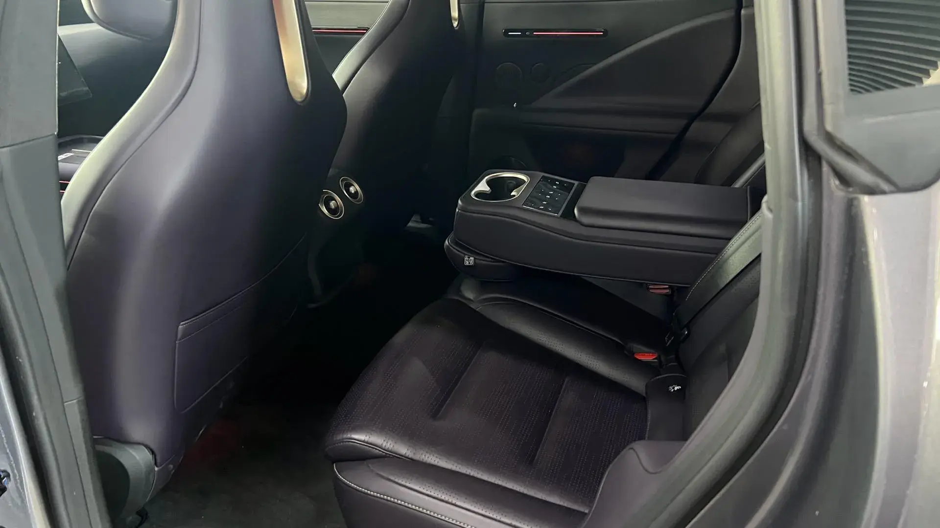 2024 AVATR 07 thumbnail 4