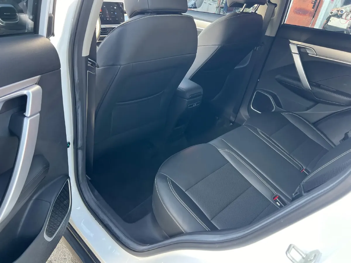 2025 Geely Coolray 1.5L 126HP L4 CVT,autocango,china used car exporter,china ev exporter,chinese used car exporter,chinese used ev exporter