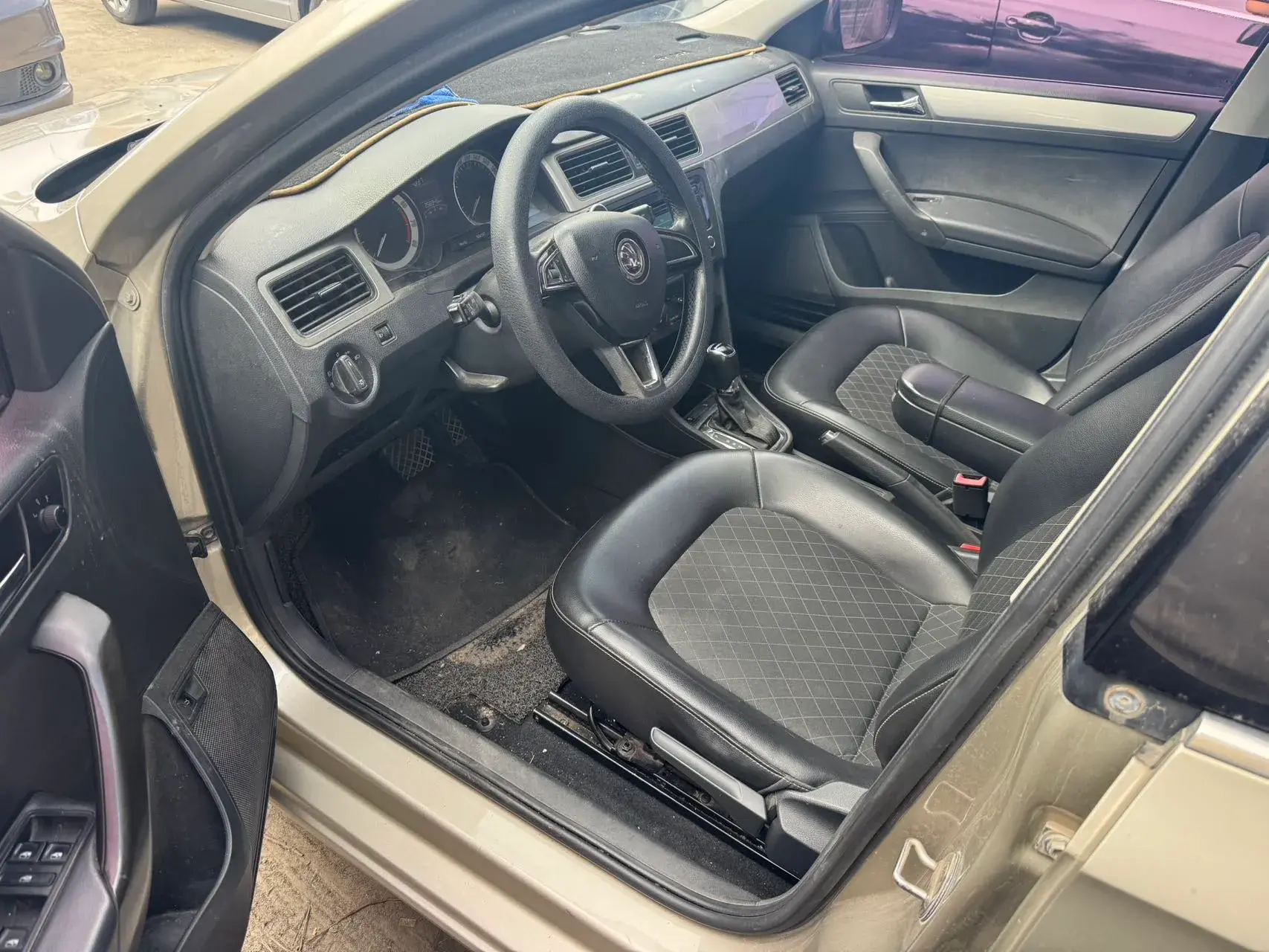 2019 SKODA RAPID thumbnail 4