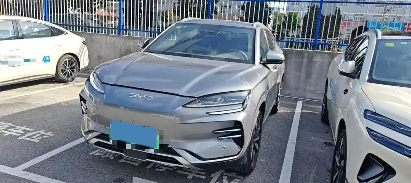2025 BYD SONG view 1