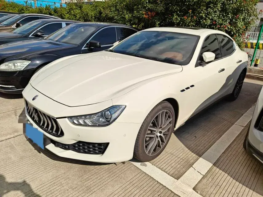 2021 Maserati Ghibli 2.0T 330HP L4 8AT