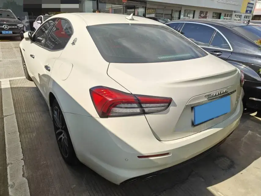 2021 MASERATI GHIBLI thumbnail 3