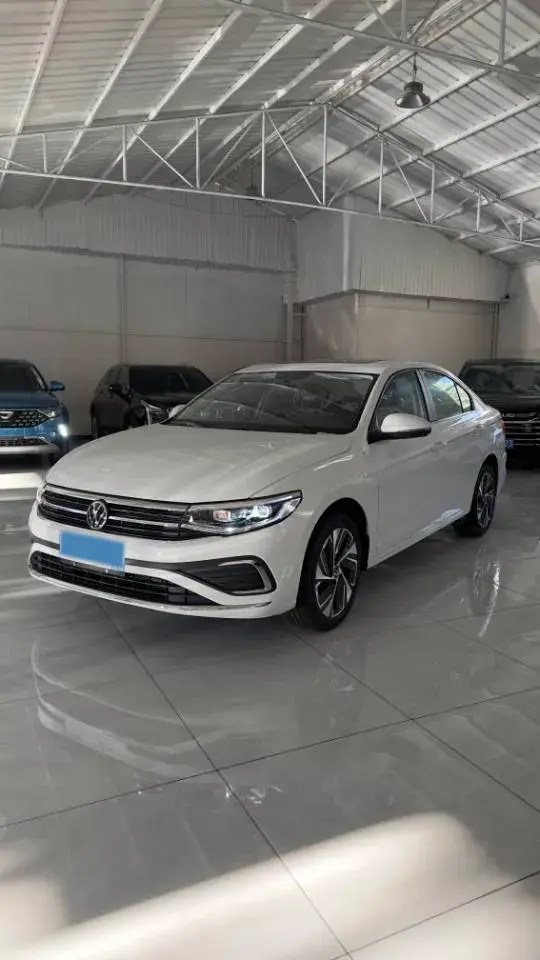 2025 VOLKSWAGEN BORA view 1