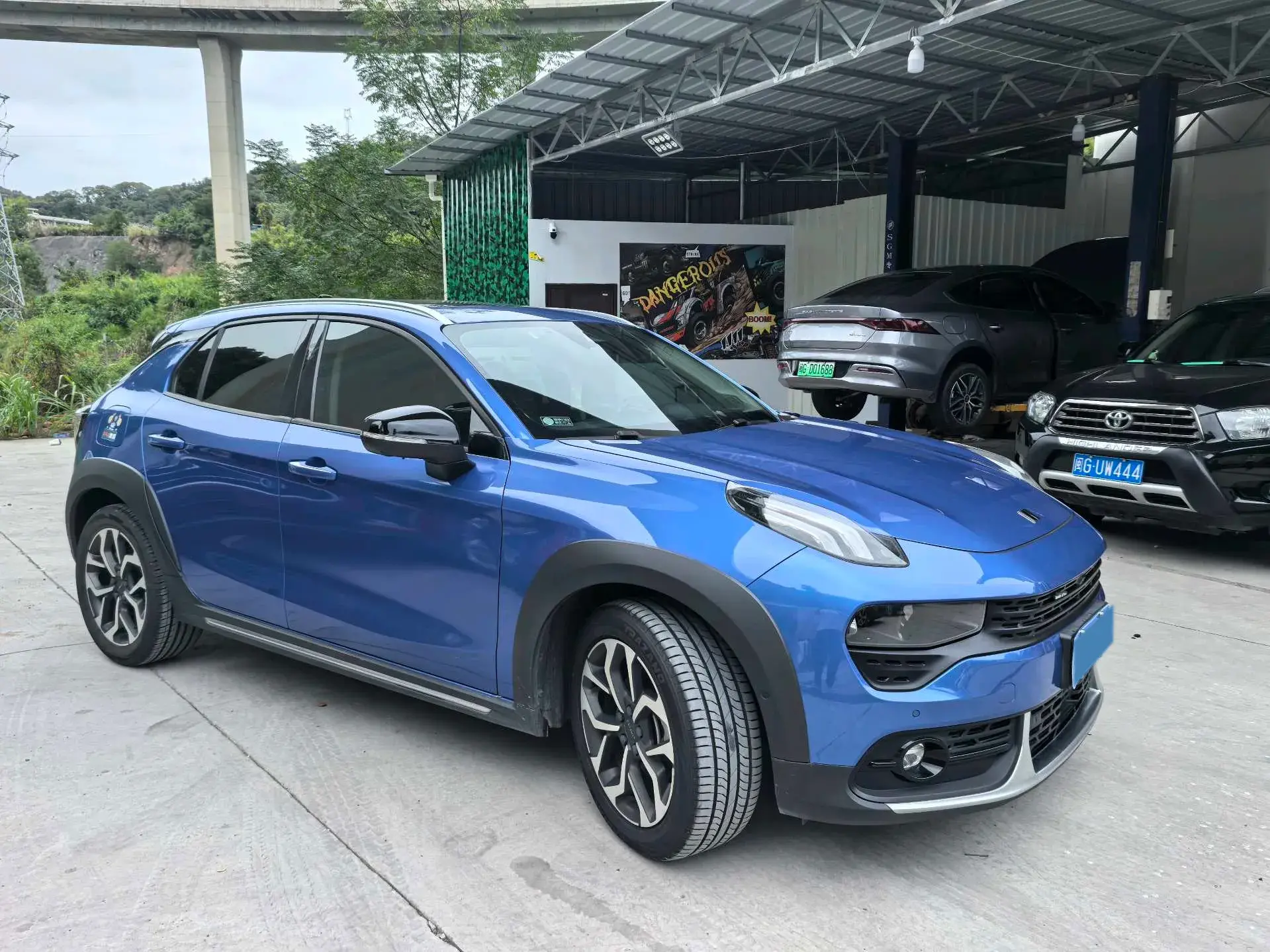 2018 LYNK&CO 02 thumbnail 2