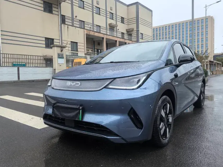 2025 BYD Dolphin BEV 45.12KWH
