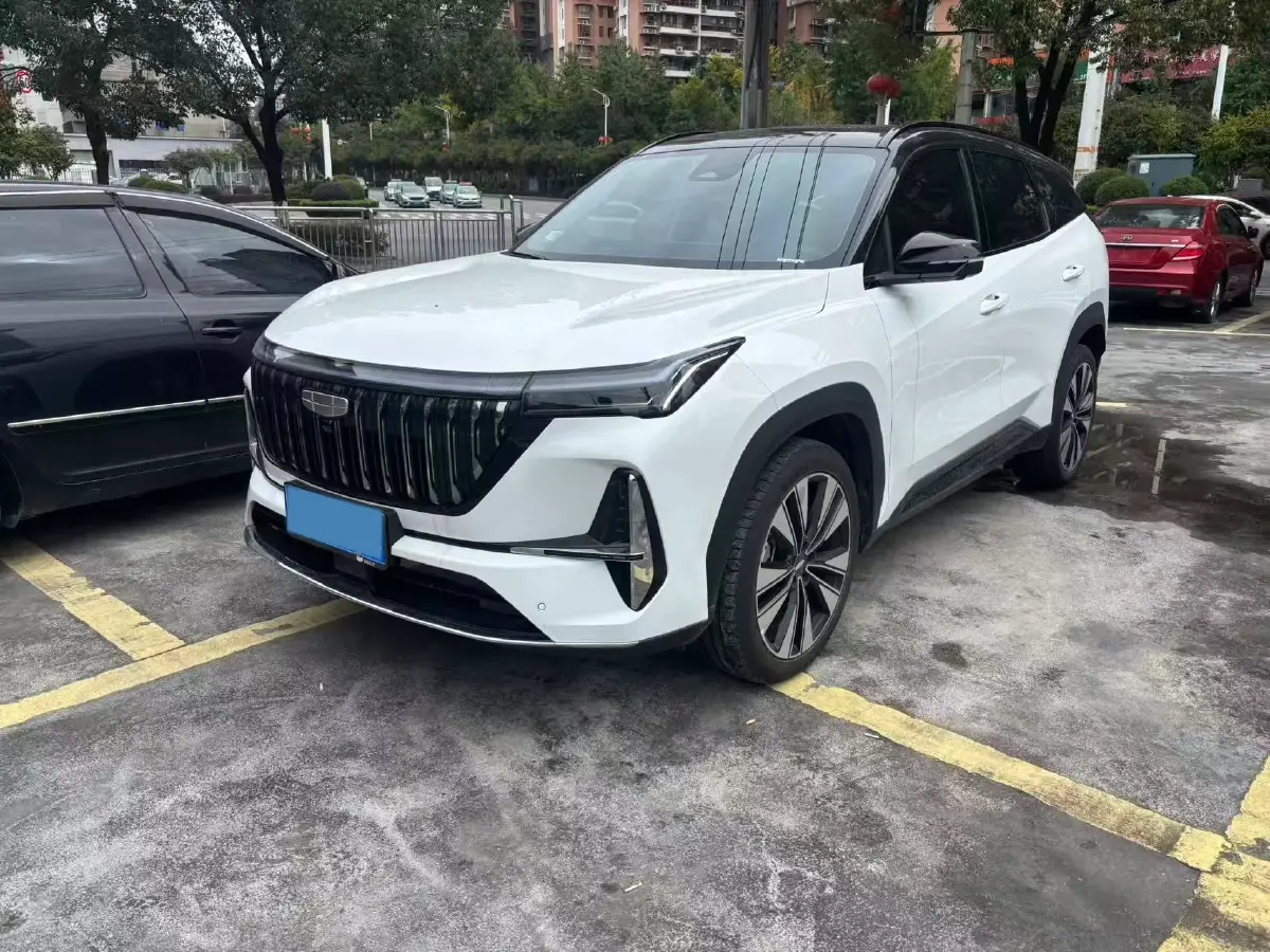 2025 Geely StarRay 1.5T 181HP L4 7DCT