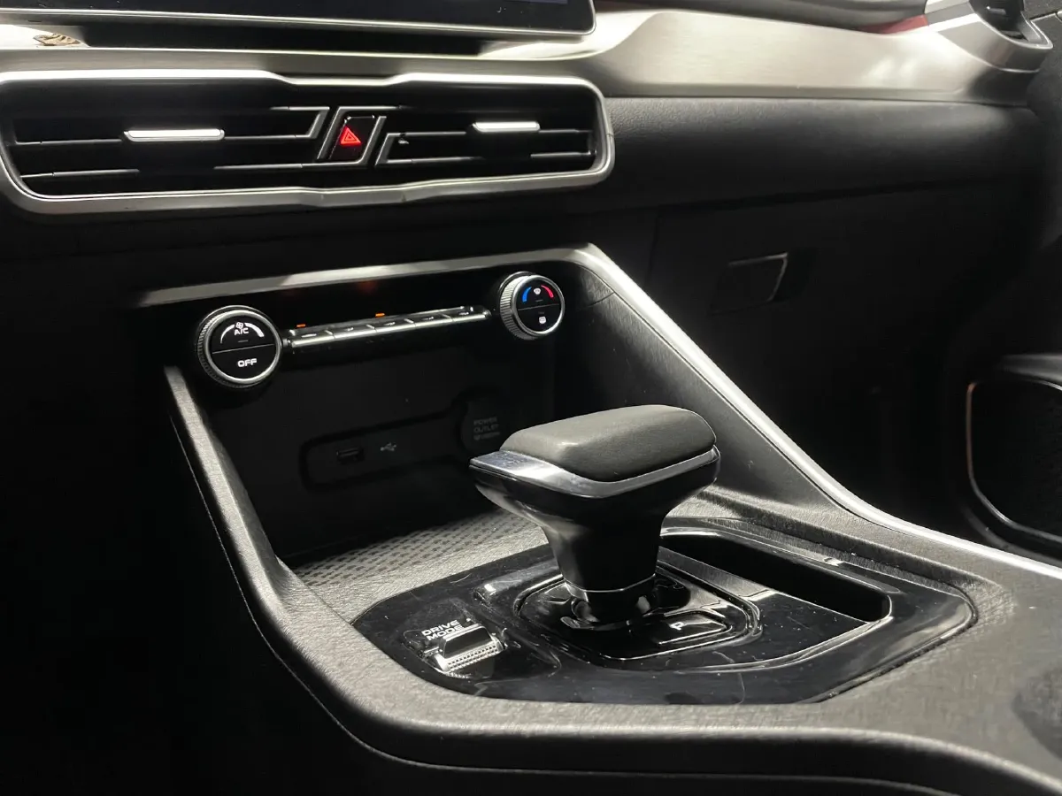 2021 Geely Coolray 1.4T 141HP L4 6DCT,autocango,china used car exporter,china ev exporter,chinese used car exporter,chinese used ev exporter