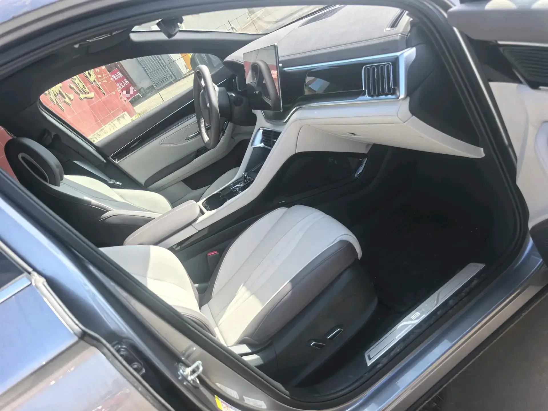 2025 BYD SONG thumbnail 3