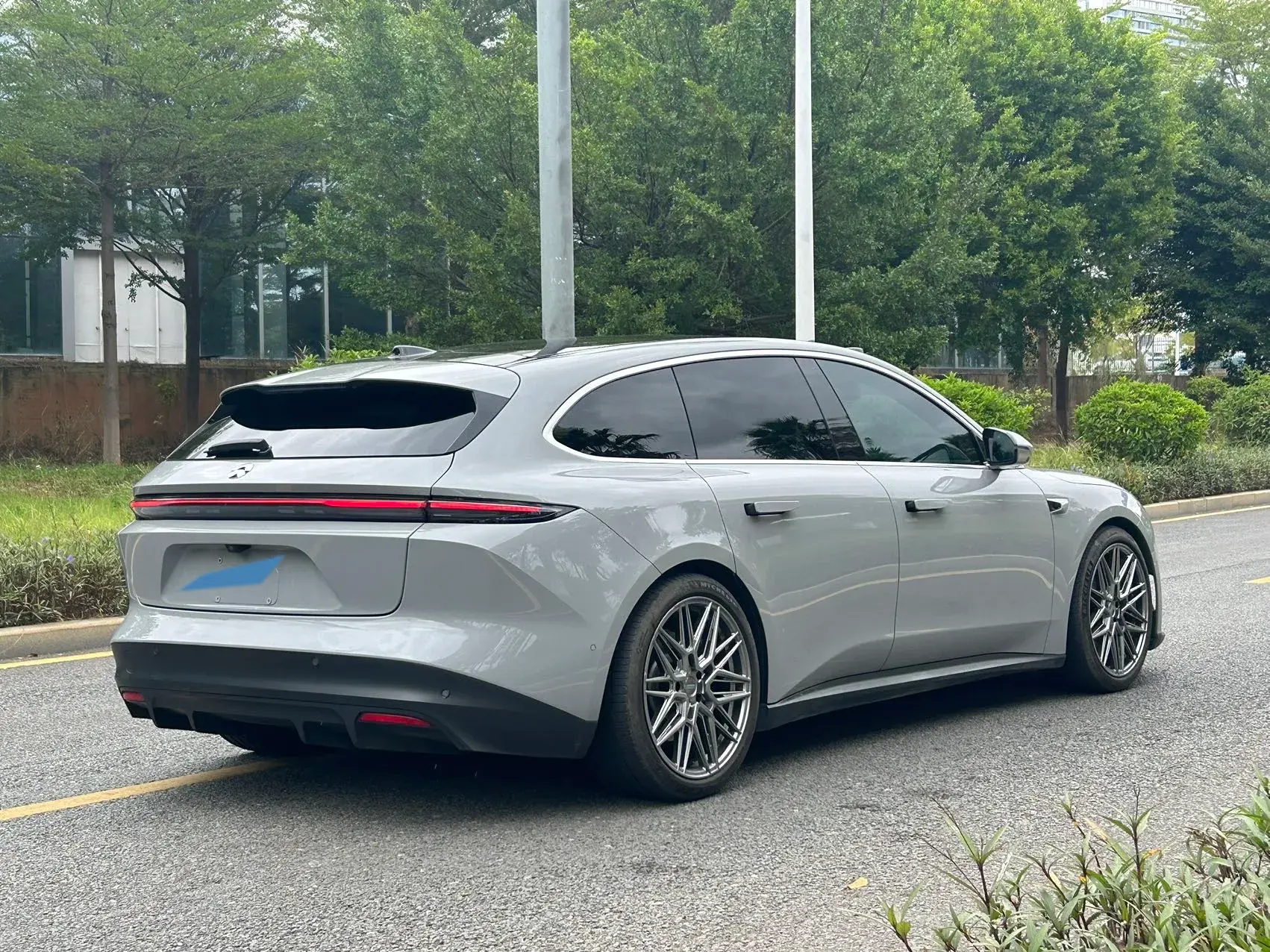 2024 NIO ET5T thumbnail 4