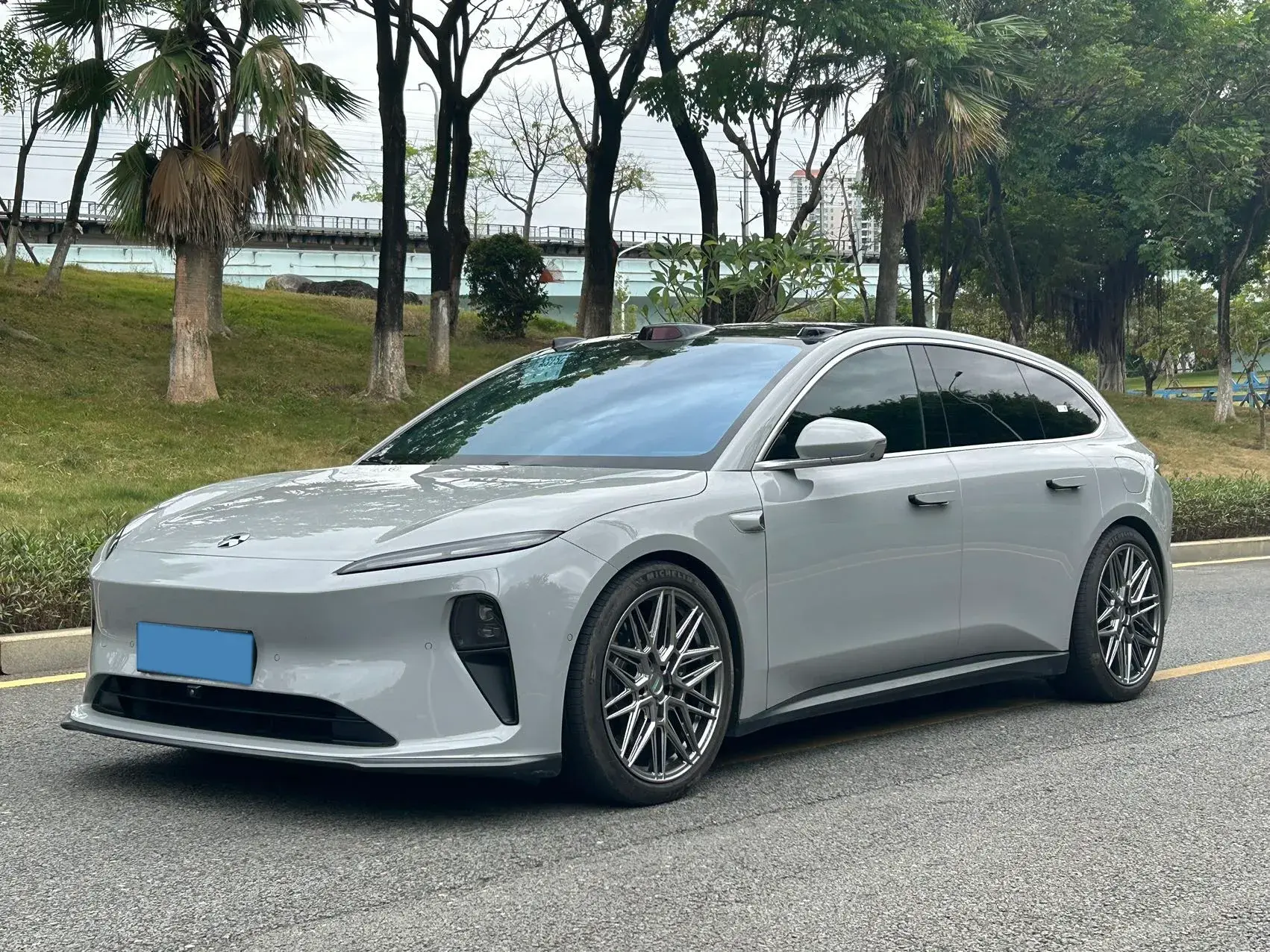 2024 NIO ET5T view 1