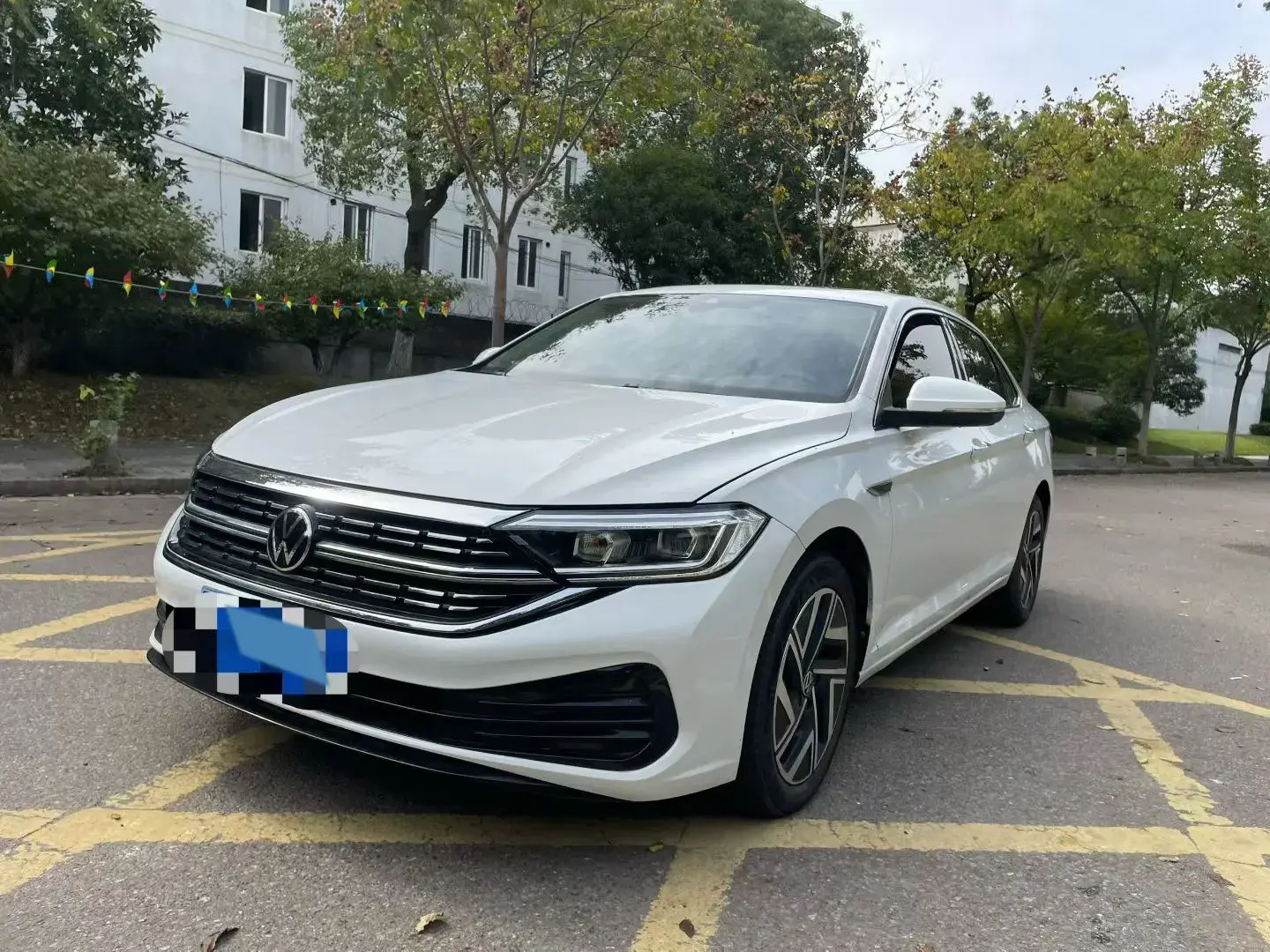 2023 VOLKSWAGEN SAGITAR view 1