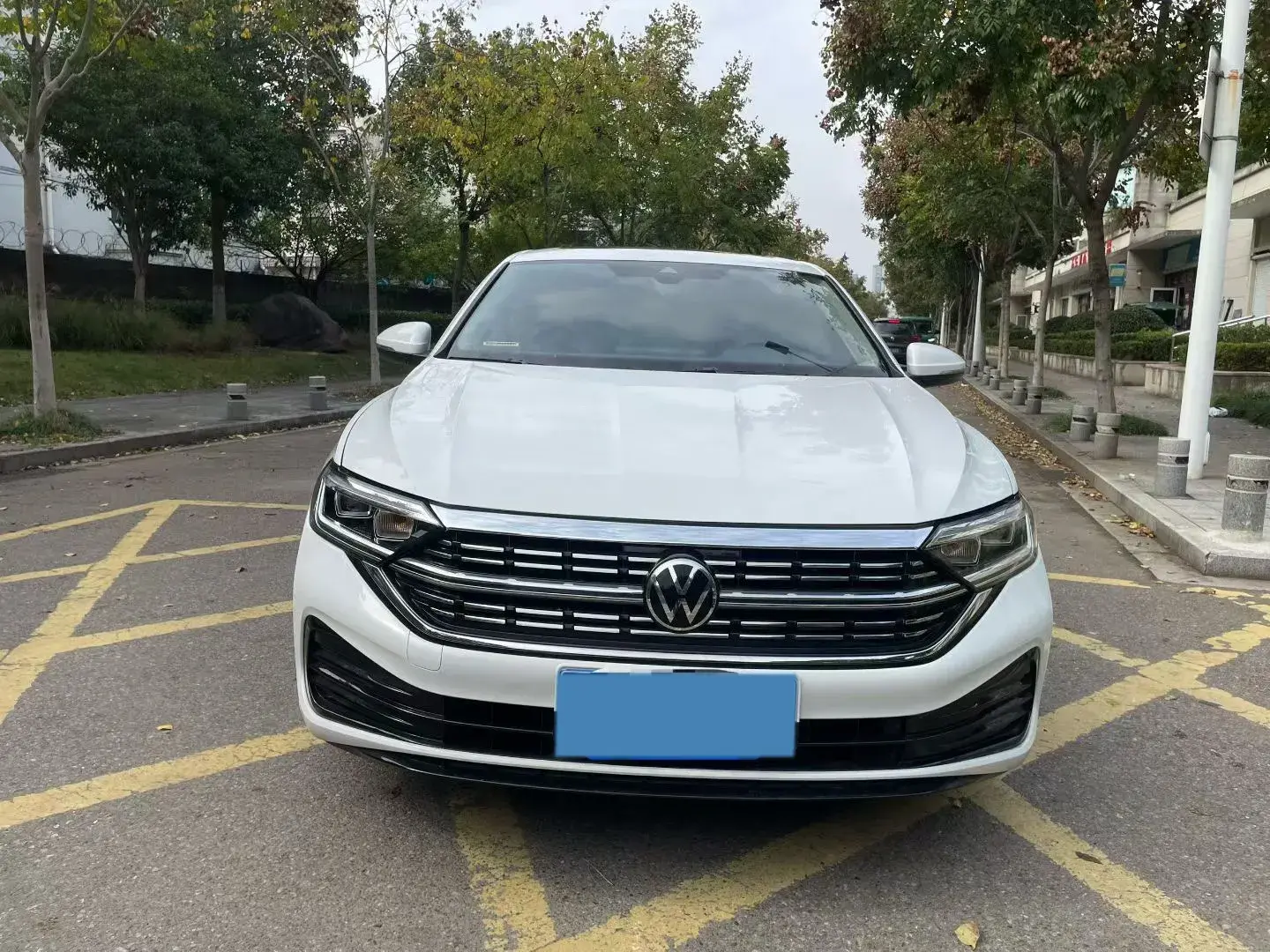 2023 VOLKSWAGEN SAGITAR thumbnail 2