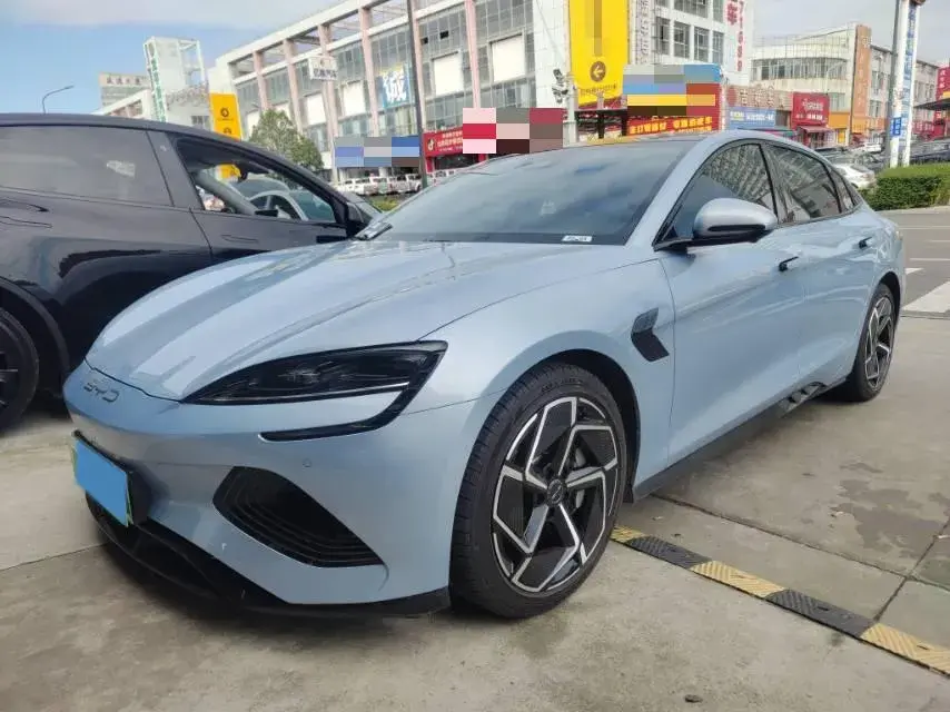 2022 BYD SEAL view 1