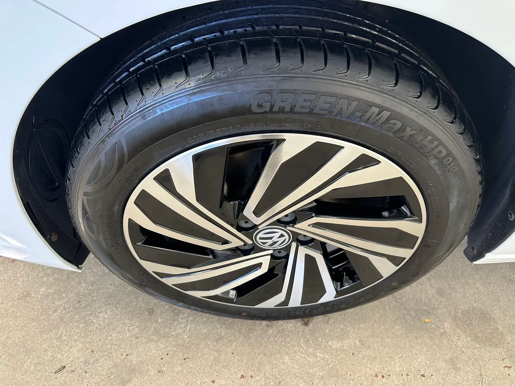 2021 VOLKSWAGEN SAGITAR thumbnail 4