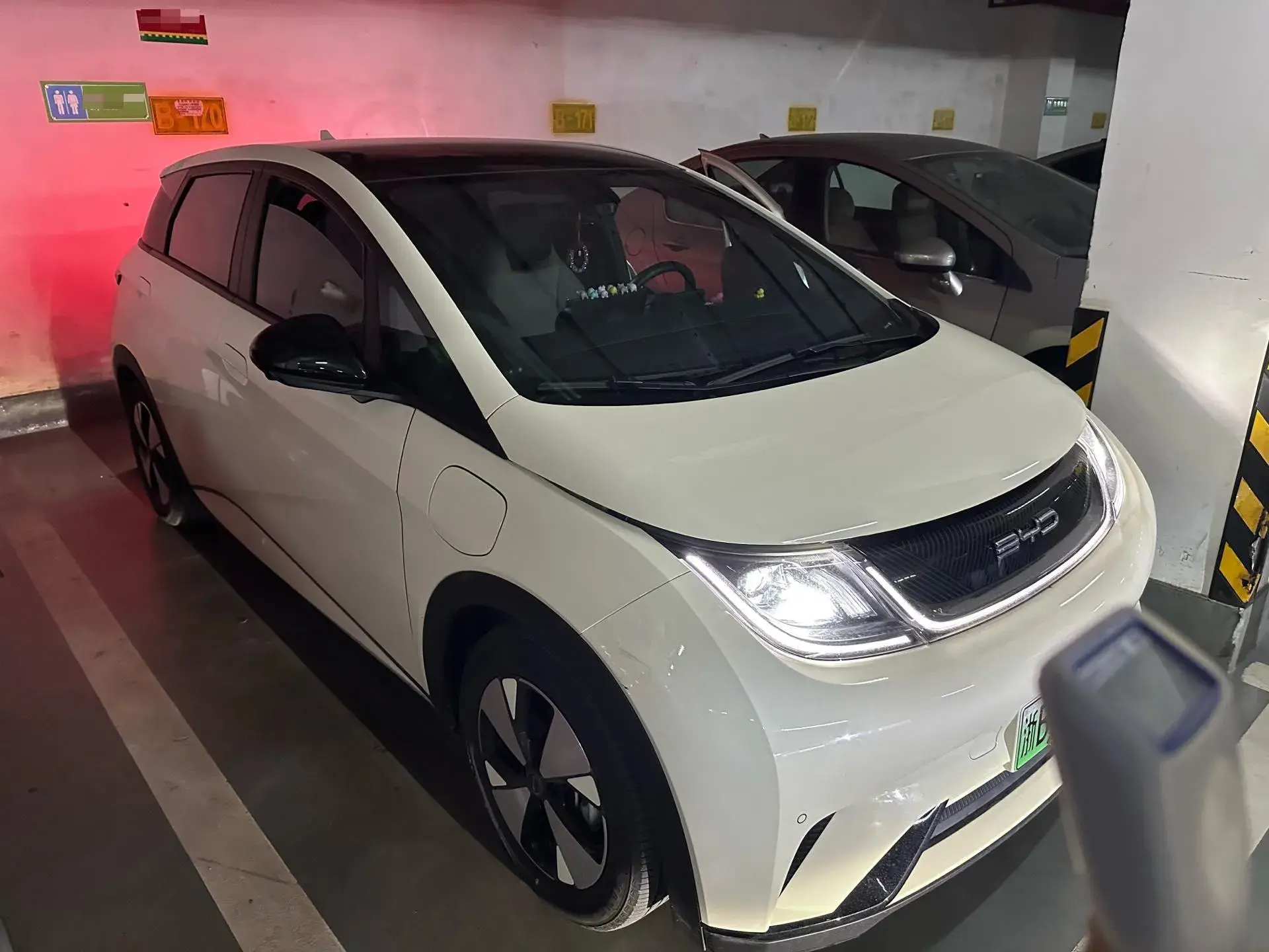 2023 BYD DOLPHIN thumbnail 3