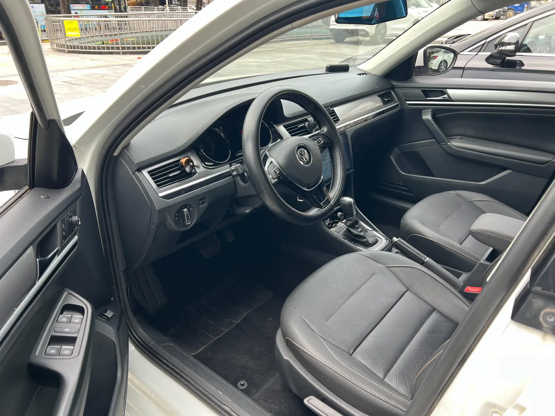 2018 VOLKSWAGEN BORA thumbnail 2