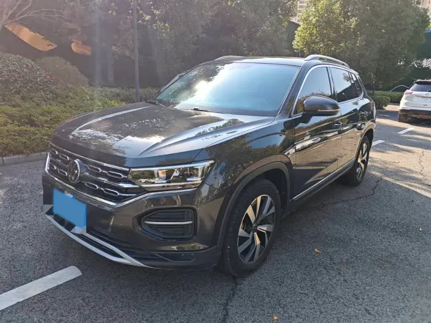 2021 VOLKSWAGEN TAYRON view 1