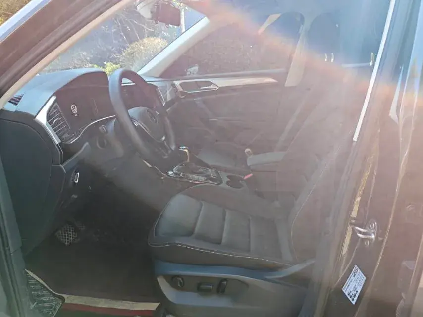 2021 VOLKSWAGEN TAYRON thumbnail 4