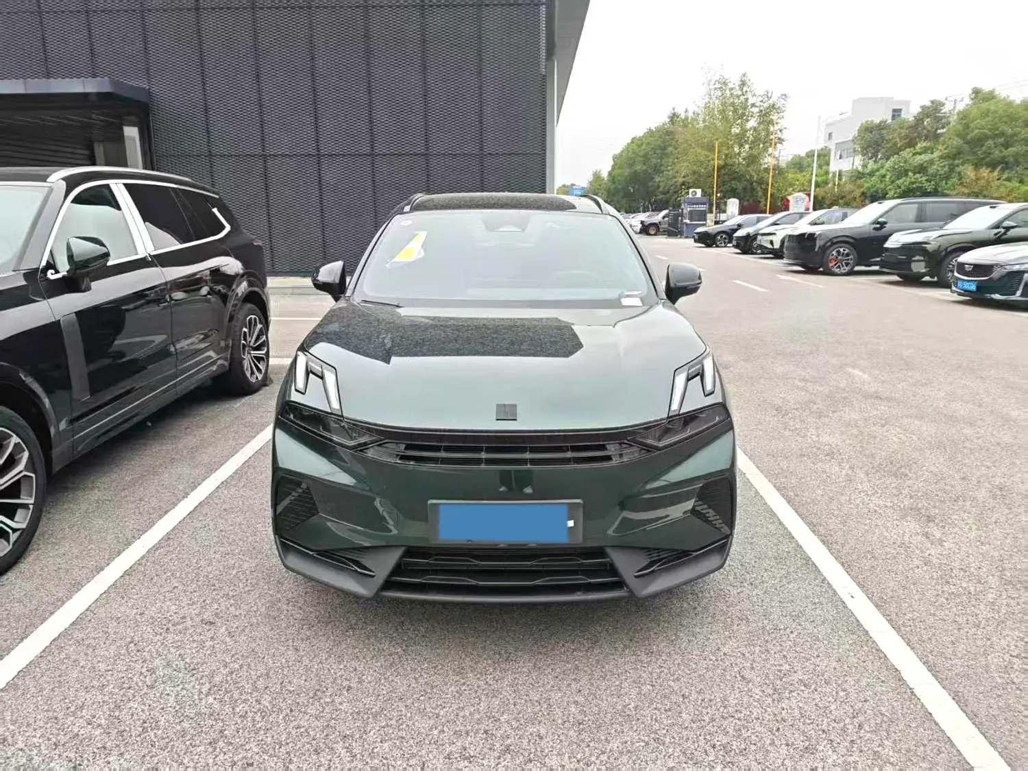 2023 LYNK&CO 06 thumbnail 4