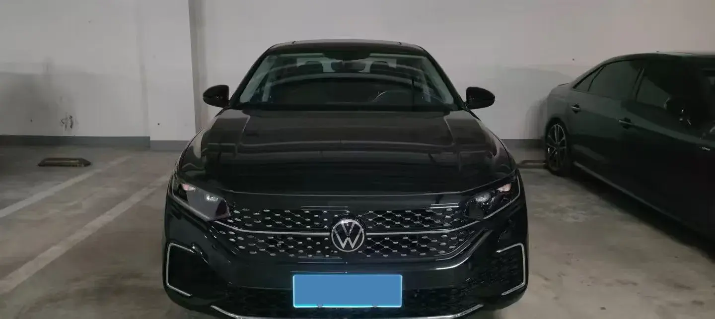 2022 VOLKSWAGEN PASSAT thumbnail 2