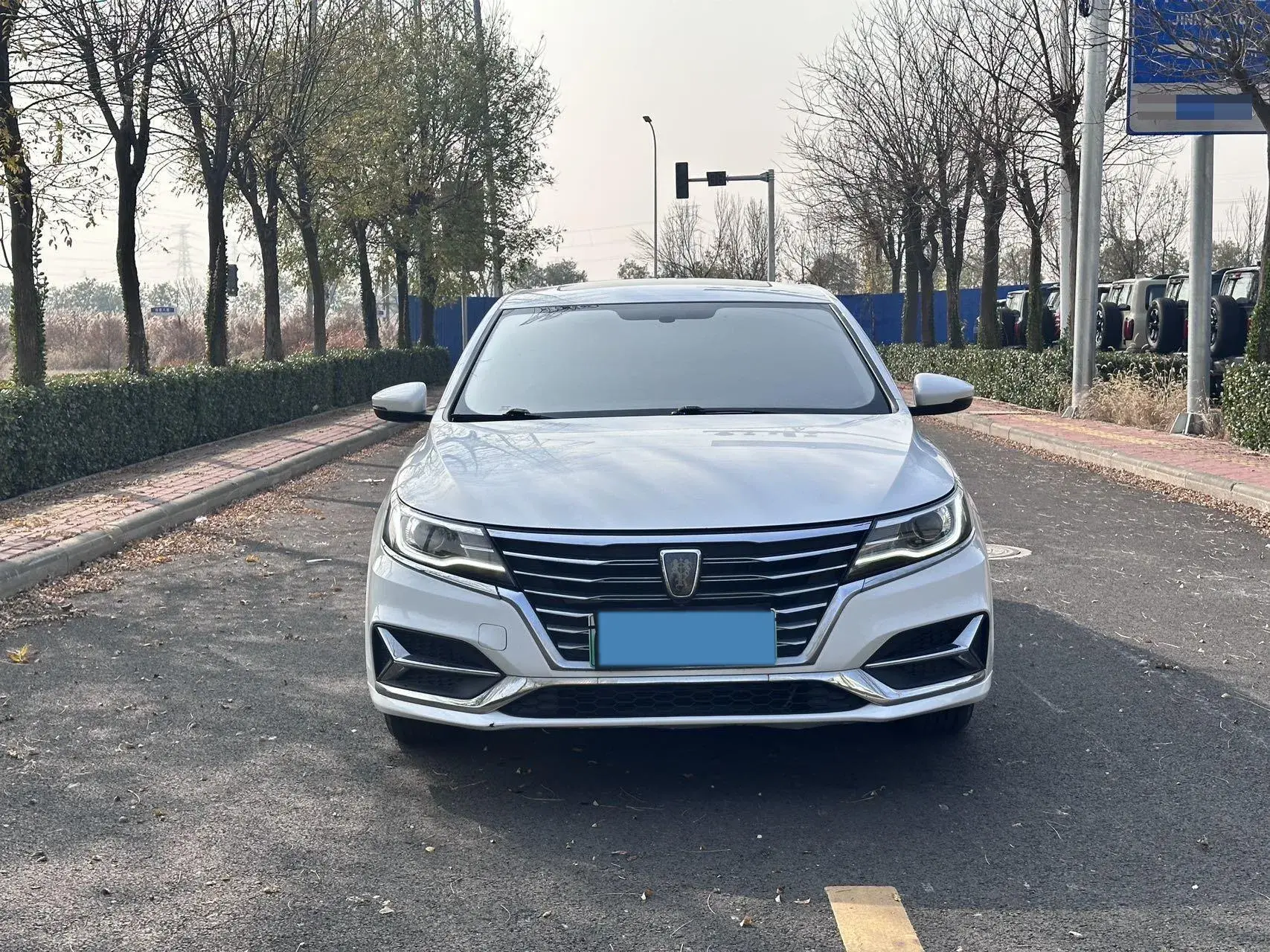 2019 ROEWE I6 thumbnail 3