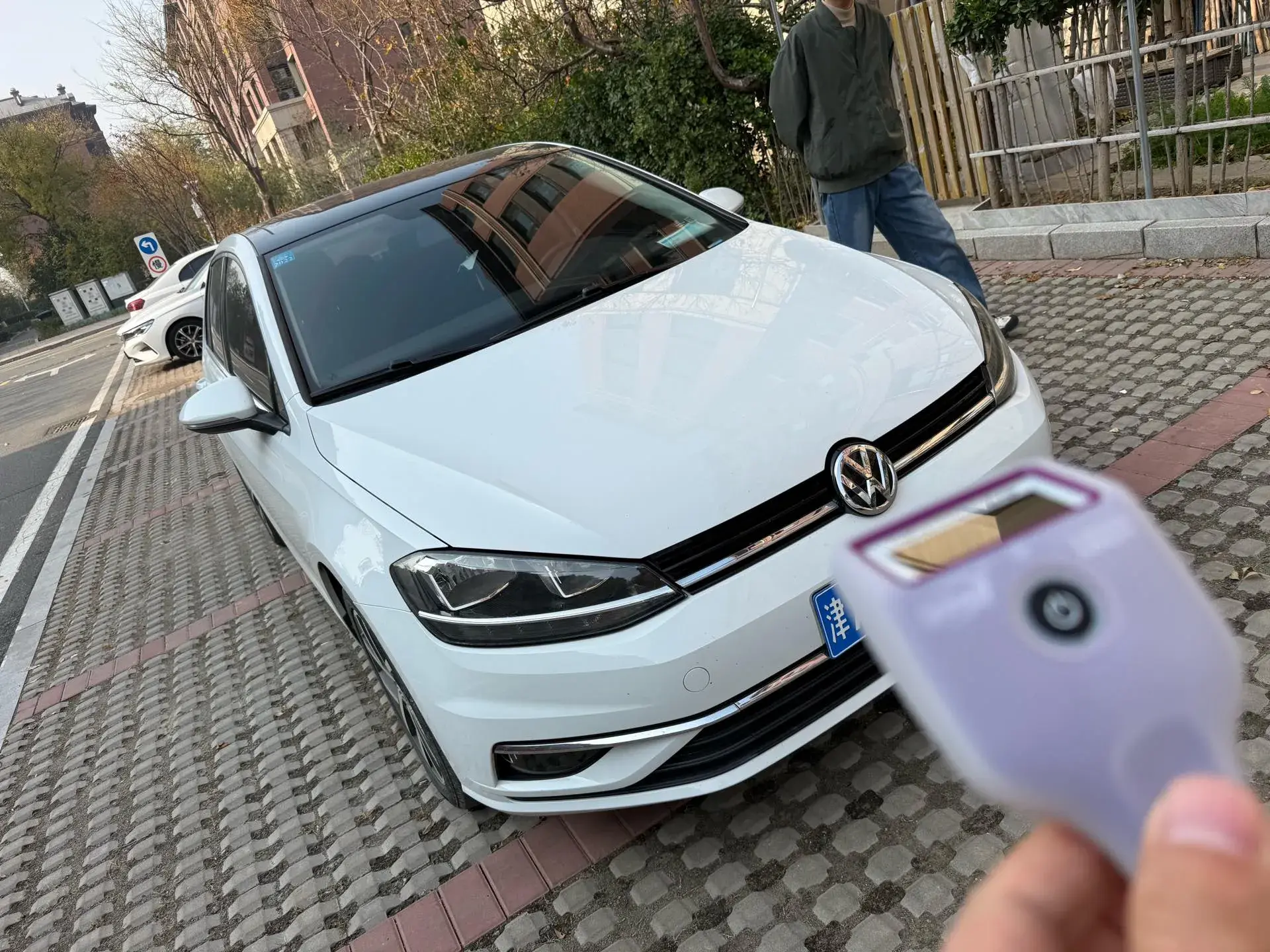 2019 VOLKSWAGEN GOLF thumbnail 2