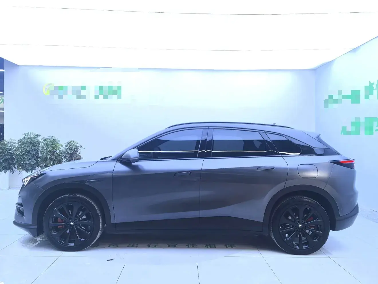 2024 ARCFOX ΑT5 thumbnail 3